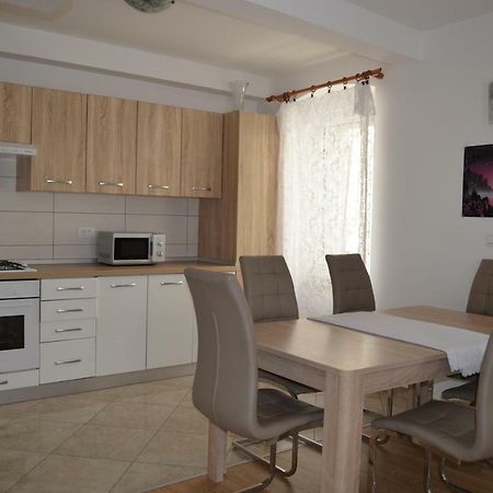 Apartment Michael Krk Town Exteriér fotografie