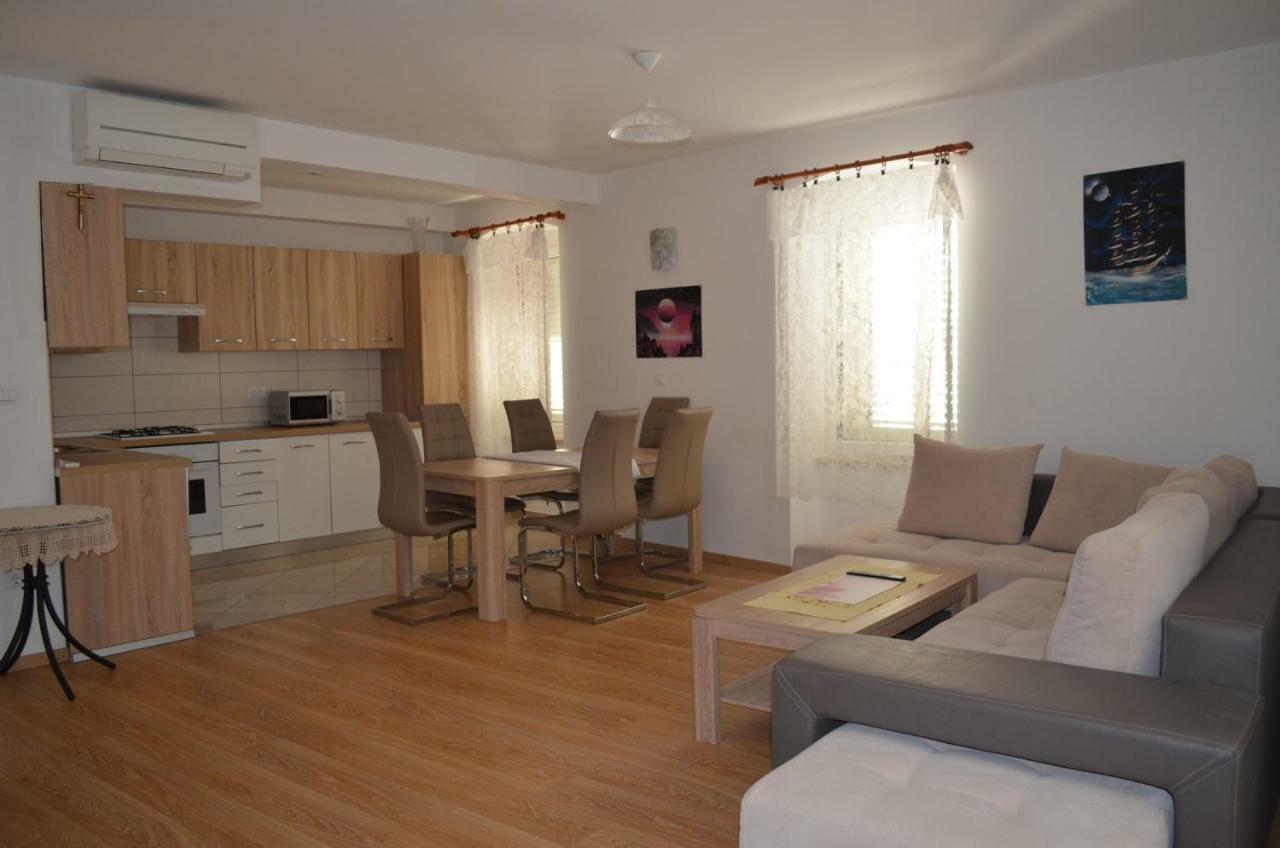 Apartment Michael Krk Town Exteriér fotografie